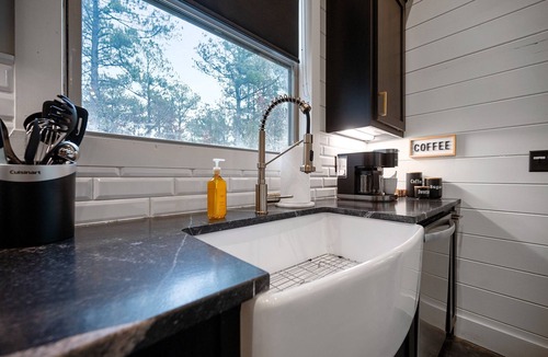 Pickens Cabin | BRAND NEW! BOHO Modern + Chic Luxury Couples Retreat!