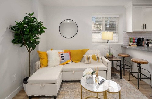 Picnic Point-North Lynnwood Apartment | Brand New Designer's Modern, 1BR Home 1min to I-5