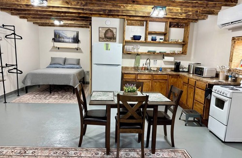 Oklahoma County Apartment | Brand New Guesthouse, Premium Furnishings, Sleeps 4, Full Kitchen, All Amenities