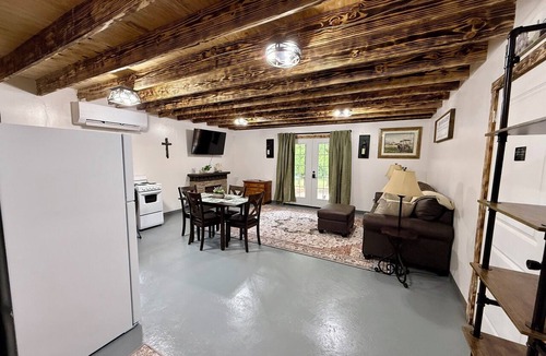 Oklahoma County Apartment | Brand New Guesthouse, Premium Furnishings, Sleeps 4, Full Kitchen, All Amenities