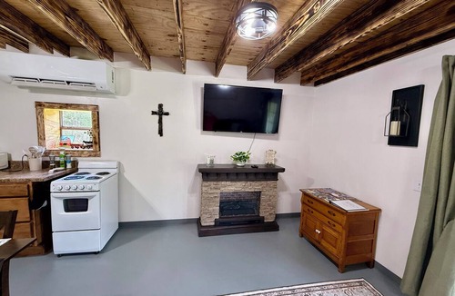 Oklahoma County Apartment | Brand New Guesthouse, Premium Furnishings, Sleeps 4, Full Kitchen, All Amenities