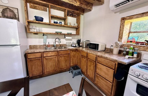 Oklahoma County Apartment | Brand New Guesthouse, Premium Furnishings, Sleeps 4, Full Kitchen, All Amenities