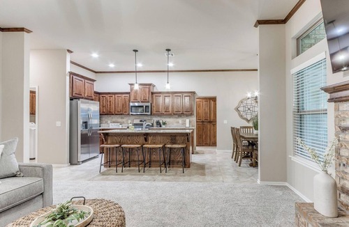 Mustang House | Brand New Home - Accessible to Yukon and Mustang!