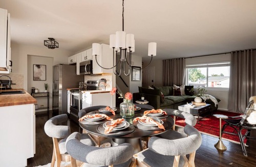 West Westminster House | Brand New LUX Home| Hot Tub | 15min to Den
