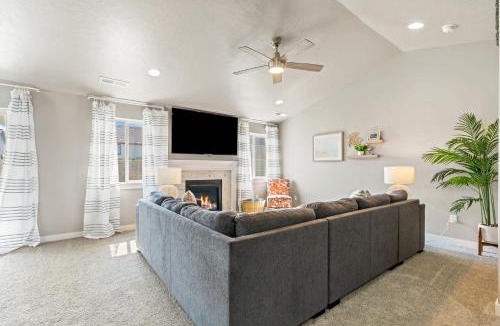 Caldwell House | Brand New Valley View Caldwell home