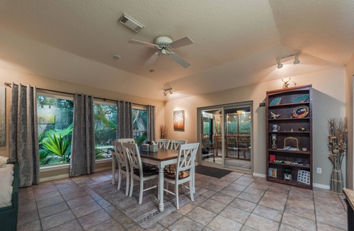 Damon House | Brazos River Retreat: Fishing, Hot Tub, Sleeps 9