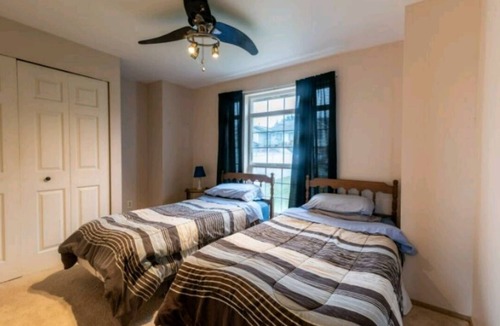 Navy Yard City House | Bremerton charmer with a breathtaking view