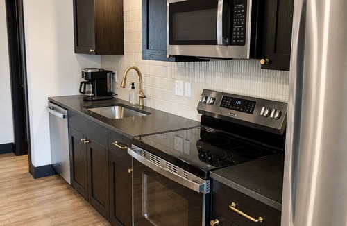 Mitchell Apartment | Brick & Bed - Hotel-style Riverfront Loft