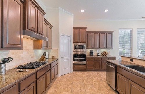 Sterling Ridge House | Bright 4 bdr w BIG backyard & Fire Pit!