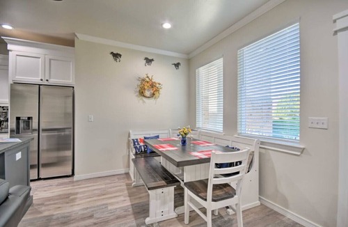 Amarillo House | Bright Amarillo Townhome with Yard and Garage