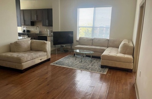 Astrodome Apartment | Bright and Spacious 3 Bedroom/2 Bath Condo by NRG Stadium