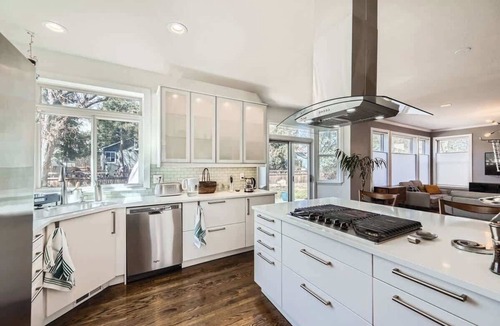Longmont House | Bright & Cozy 3BDR Retreat in Longmont