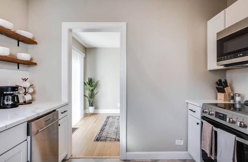 Wichita House | Bright & Cozy Retreat