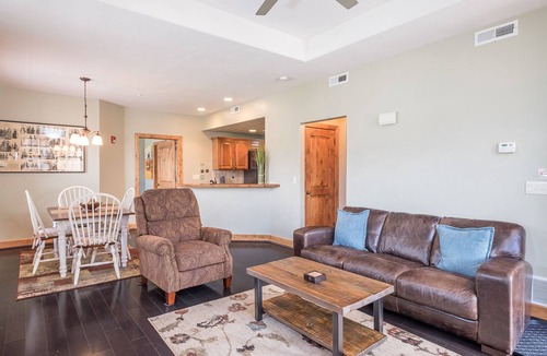 Kimball Junction Condo | Bright luxury quiet 2nd floor 2/2 condo with fireplace, deck, and sunset views