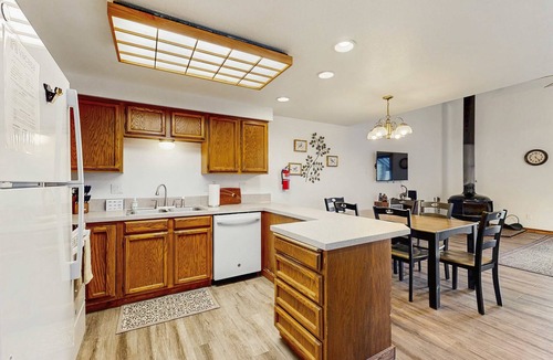 McCall Condo | Bright McCall Condo, Pool, Tennis & Fireplace
