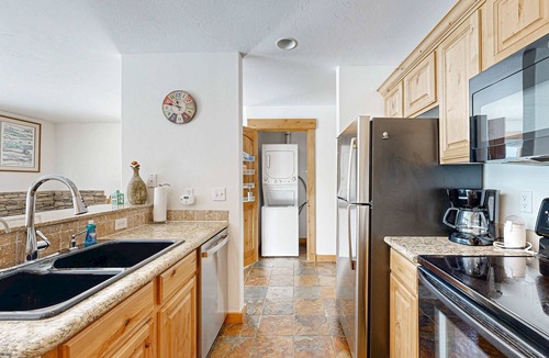 McCall Condo | Bright McCall Townhome | Pool + Walk to Lake + Gym