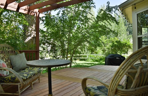 Loveland House | Bright & Spacious 3 Bedroom Home in Coveted Loveland Neighborhood!