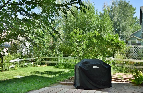 Loveland House | Bright & Spacious 3 Bedroom Home in Coveted Loveland Neighborhood!