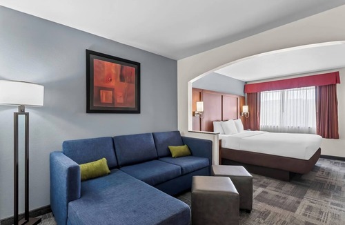 Englewood Hotel | Bright & Stylish Denver Retreat Minutes from Parks, Shops, Dining & Adventure