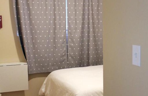 Brighton House | Brighton Guesthouse (Walk to Metro)