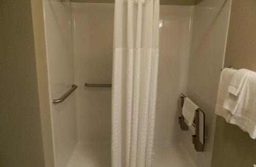 Algona Hotel | Brookstone Lodge & Suites