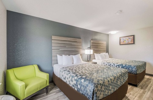 Lovington Hotel | Budget-friendly Stay Ready for Family | Three Rooms Short Drive from Downtown