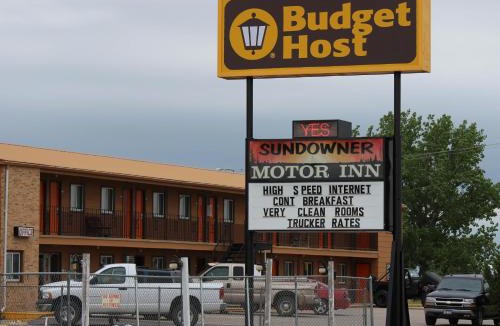 Northeast Entrance Badlands Hotel | Budget Host Sundowner Motor Inn Kadoka