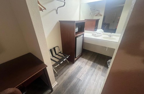 Concordia Hotel | Budget Inn & Suite