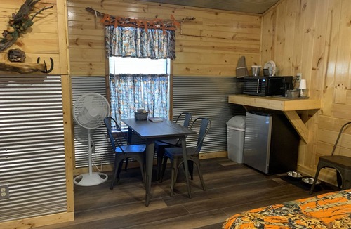Cache Cabin | Buffalo Wallow Cabin at The Lazy Buffalo Hunting Pet Friendly Wichita Mountains