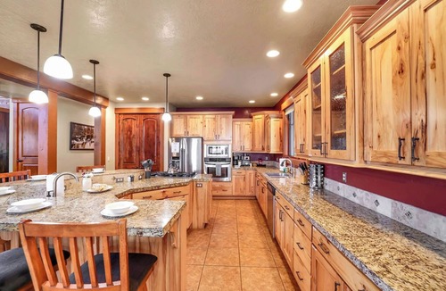 Tamarack House | Built for groups, sleeps 13, patio + views