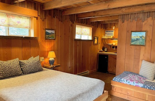 Winthrop Hotel | BunkHouse Inn Room 6-Walk to Downtown Winthrop