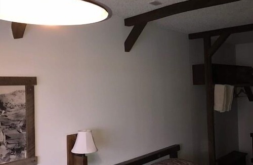 Guernsey Hotel | Bunkhouse Motel