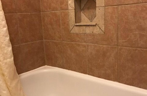 Guernsey Hotel | Bunkhouse Motel
