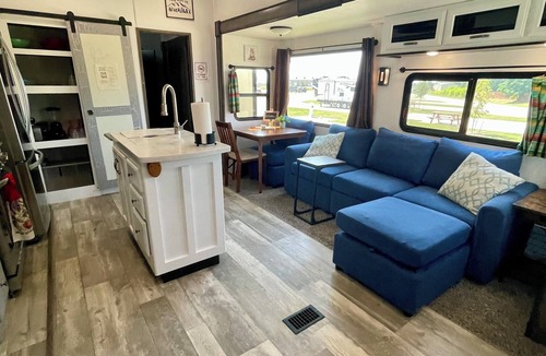 Waxahachie House | Bunkhouse RV on 10ac in Waxahachie.TX on Gated property with 2 other rentals