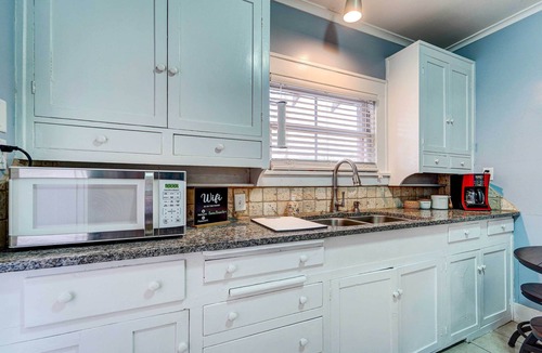 North Overton Cottage | By Dtwn Lubbock! Spacious 4BR Home Near Texas Tech