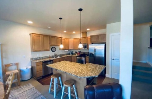 Quincy House | C43 Home by pool & near the Gorge shuttle pick up area at Sunfire Grill