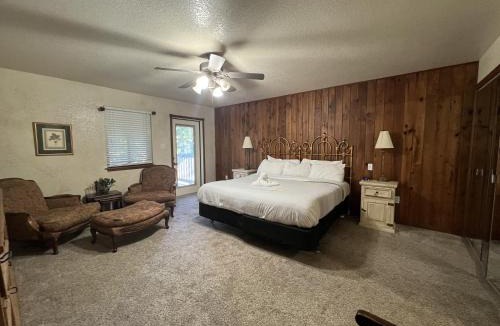 Mount Ida House | C7 - Lake view three bedroom, three bath cottage with hot tub overlooking Lake Ouachita