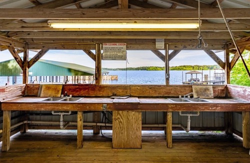 Hemphill House | Cabin 11 · Waterfront Tiny Home with Amazing Views, King Bed, Deck,