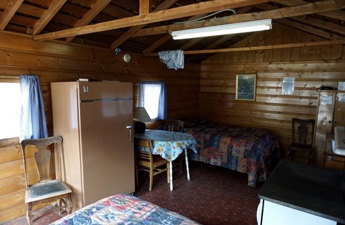 Bellvue House | Cabin 2 at Sportsman’s Lodge *NOW WITH WIFI*