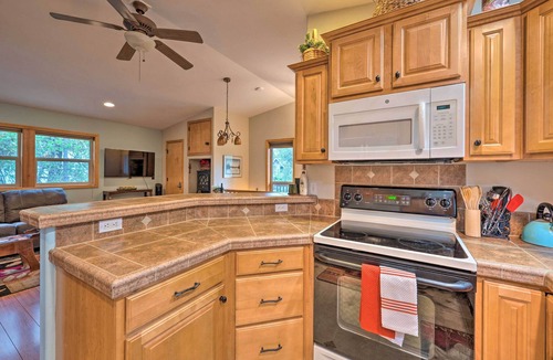 McCall Cabin | Cabin w/AC, Hot Tub, Deck, Oversized Parking