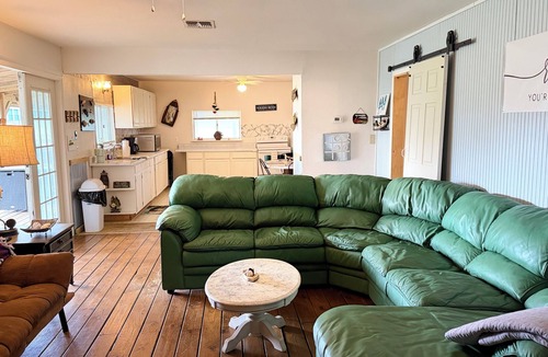 Geneva Cabin | CAMP BY PENDLETON BRIDGE, TOLEDO BEND LAKE AND TEXAS SRA PARK AND BOAT LAUNCH