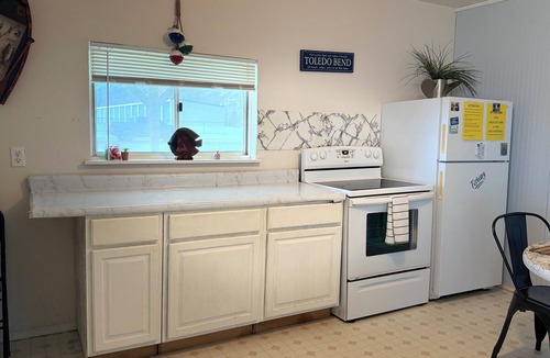 Geneva Cabin | CAMP BY PENDLETON BRIDGE, TOLEDO BEND LAKE AND TEXAS SRA PARK AND BOAT LAUNCH