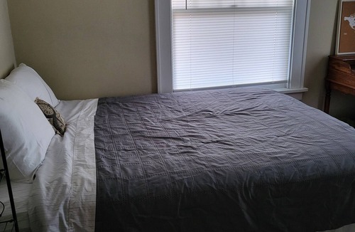 Maryville House | Campus Cottage next to Bearcat Stadium and Arena; close to downtown food & drink