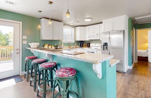 Shoreline Park House | Canal & Boat Launch: Bay St Louis Group Getaway