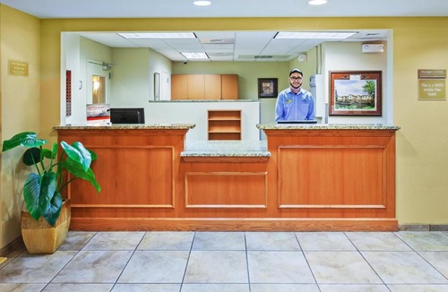 Northeast El Paso Hotel | Candlewood Suites El Paso by IHG