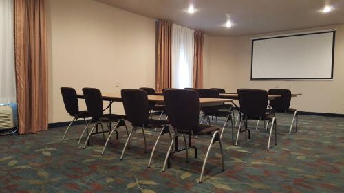 Hot Springs Resort | Candlewood Suites Hot Springs by IHG