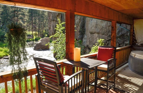 Drake Cabin | Canyon Cabin (Unit 17) at The Woolly Bugger Inn