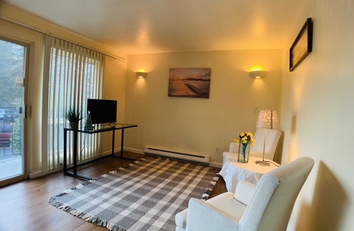 Capitol Hill Condo | Capital Hill Oasis Su