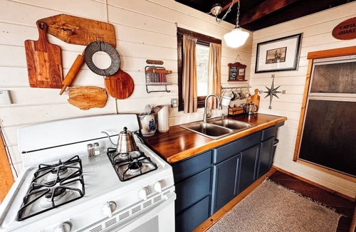 Port Angeles Cabin | Captains Quarters Olympic Beach Cabin on the Strait of Juan De Fuca
