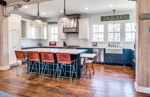 Carlton Landing House | Carlton Landing-Spacious home on Boulevard